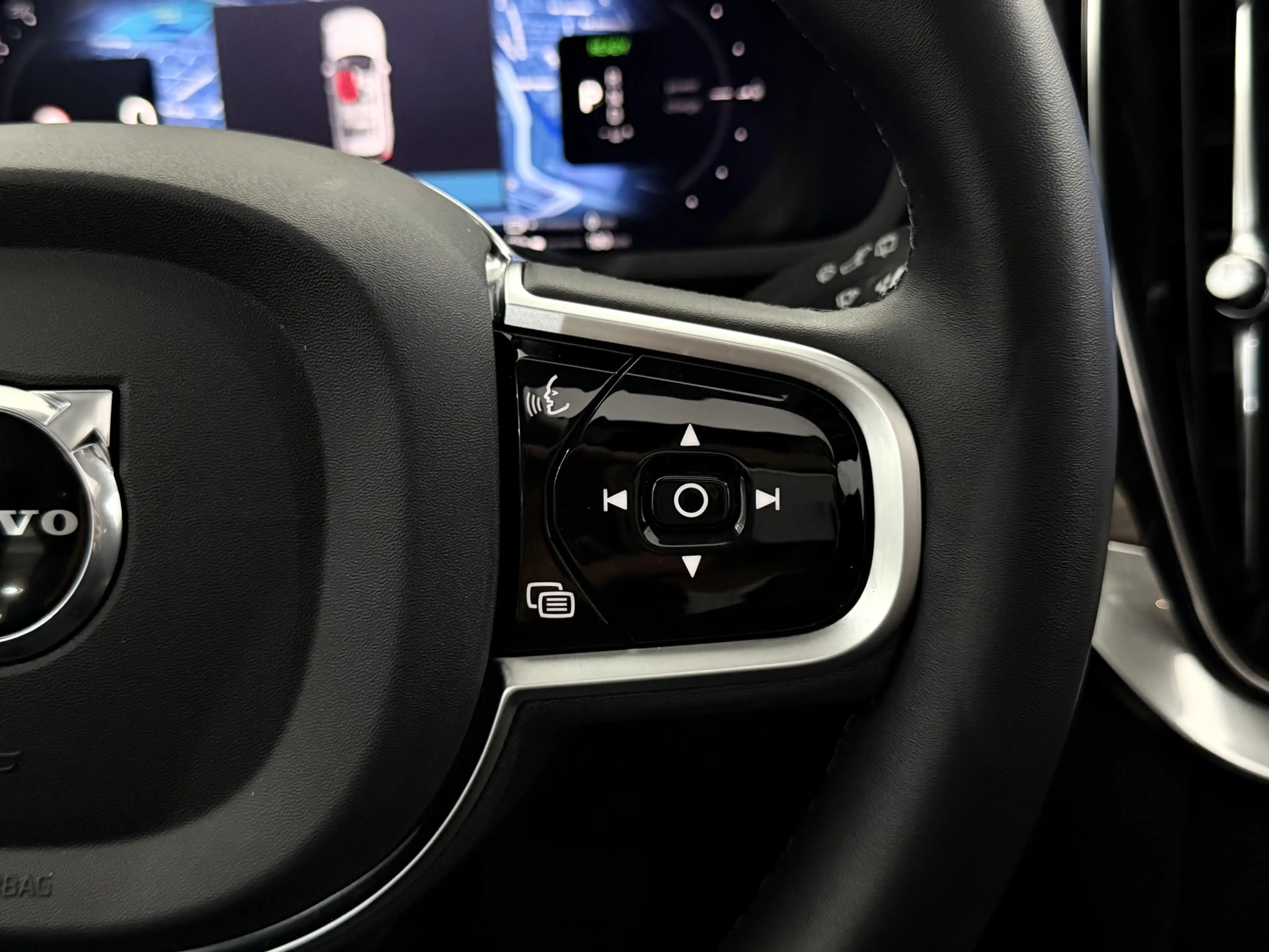 Volvo XC90 2.0 T8 Plug-in hybrid AWD Plus Dark Facelift 7P Pa — photo 35