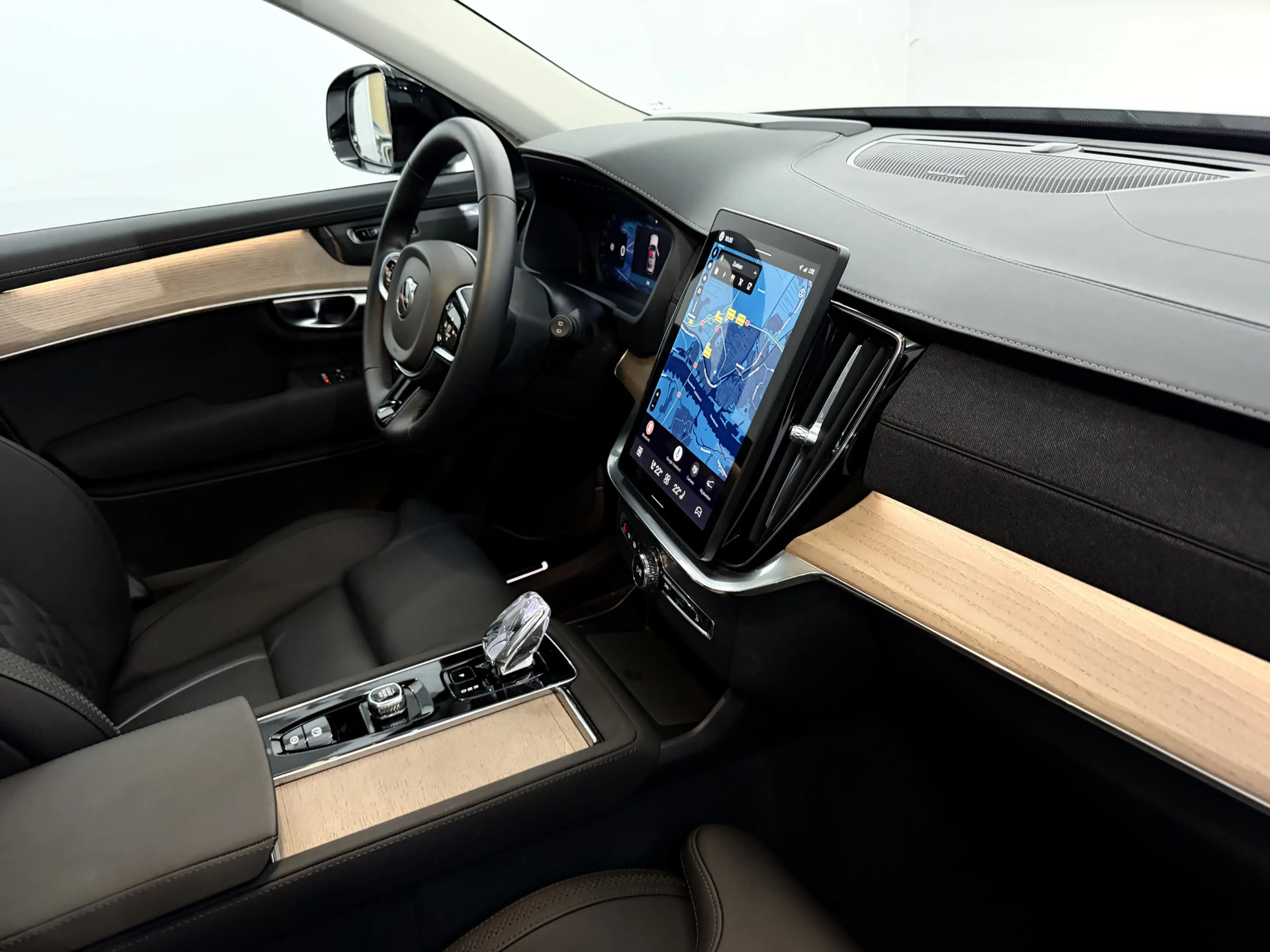 Volvo XC90 2.0 T8 Plug-in hybrid AWD Plus Dark Facelift 7P Pa — photo 11