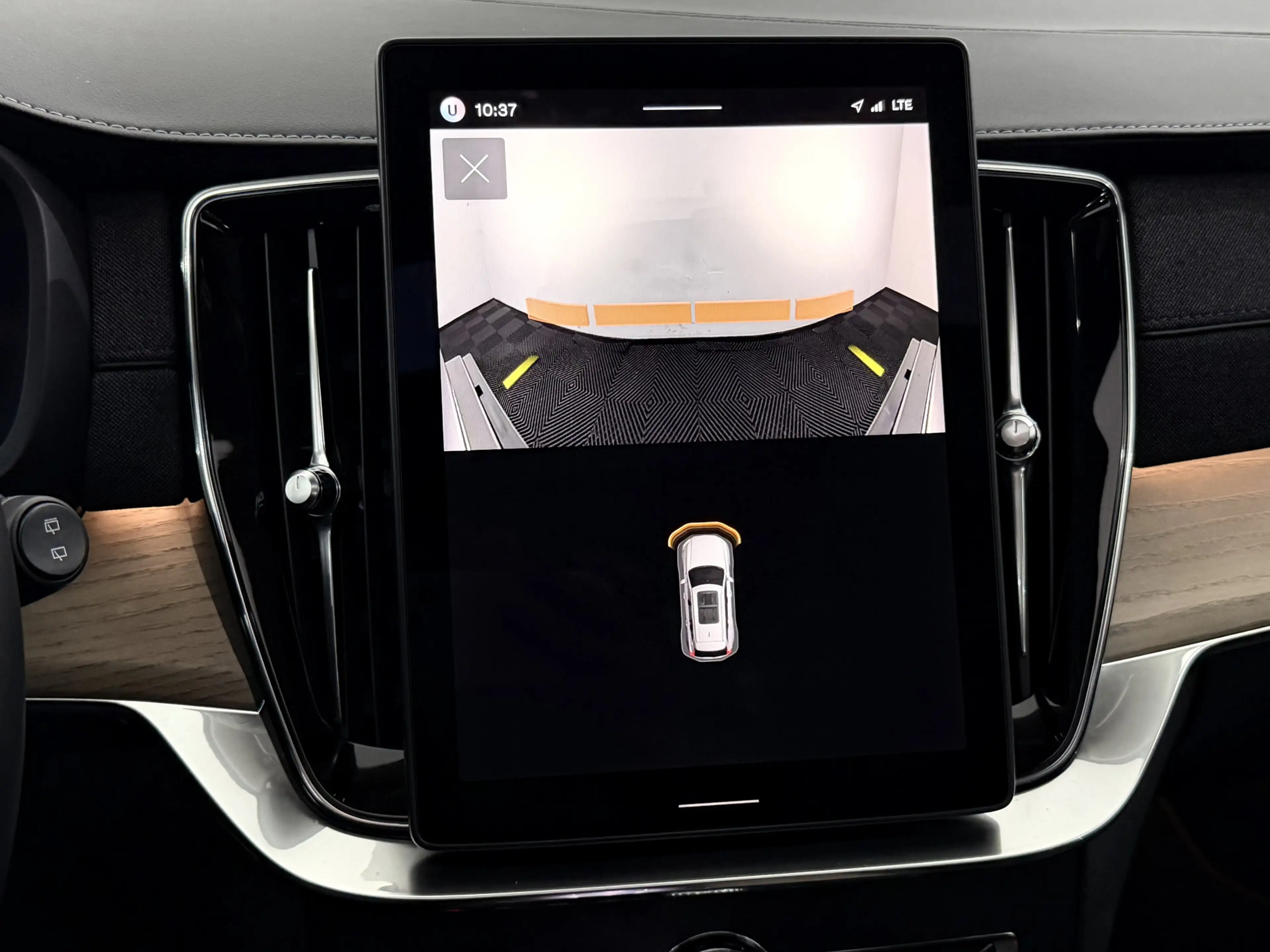Volvo XC90 2.0 T8 Plug-in hybrid AWD Plus Dark Facelift 7P Pa — photo 25