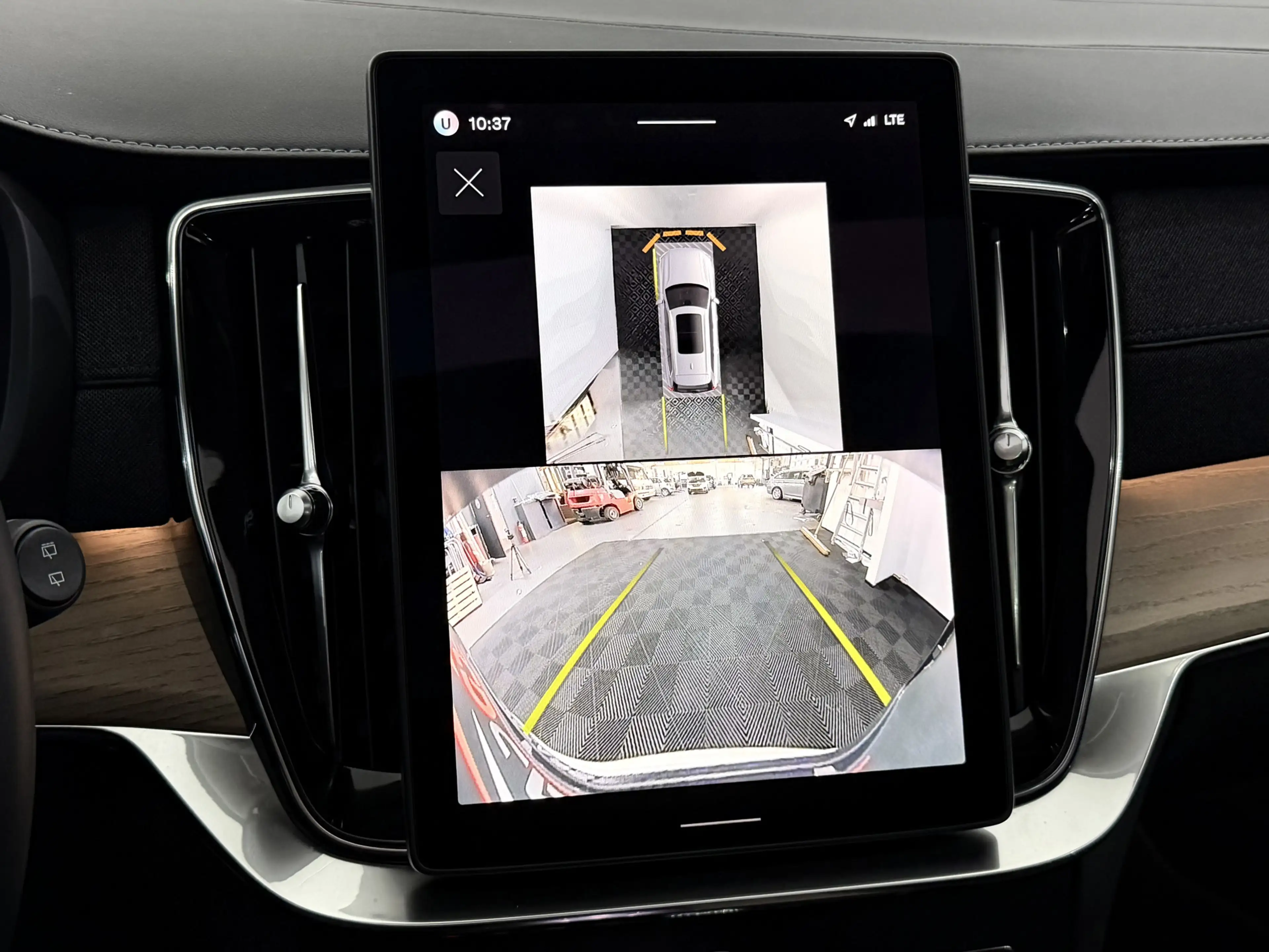 Volvo XC90 2.0 T8 Plug-in hybrid AWD Plus Dark Facelift 7P Pa — photo 23