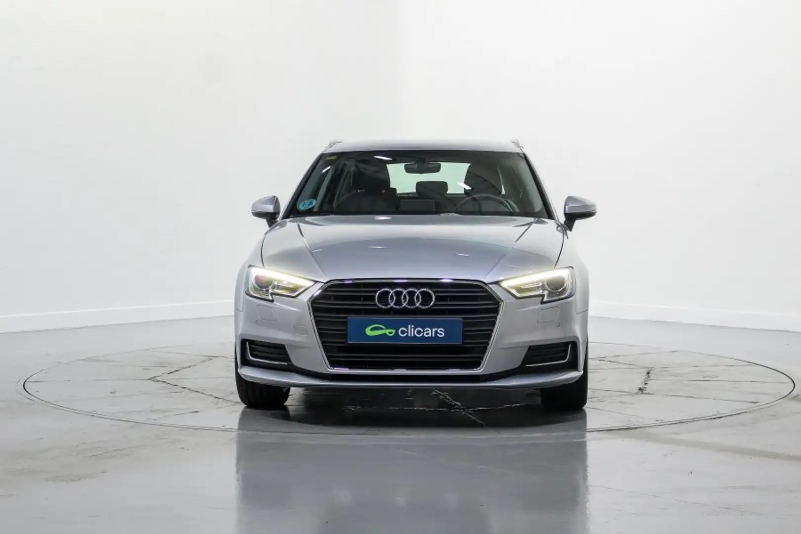 Audi A3 Sportback 1.5 TFSI COD EVO Design ed. S-T 110kW Gris - 2
