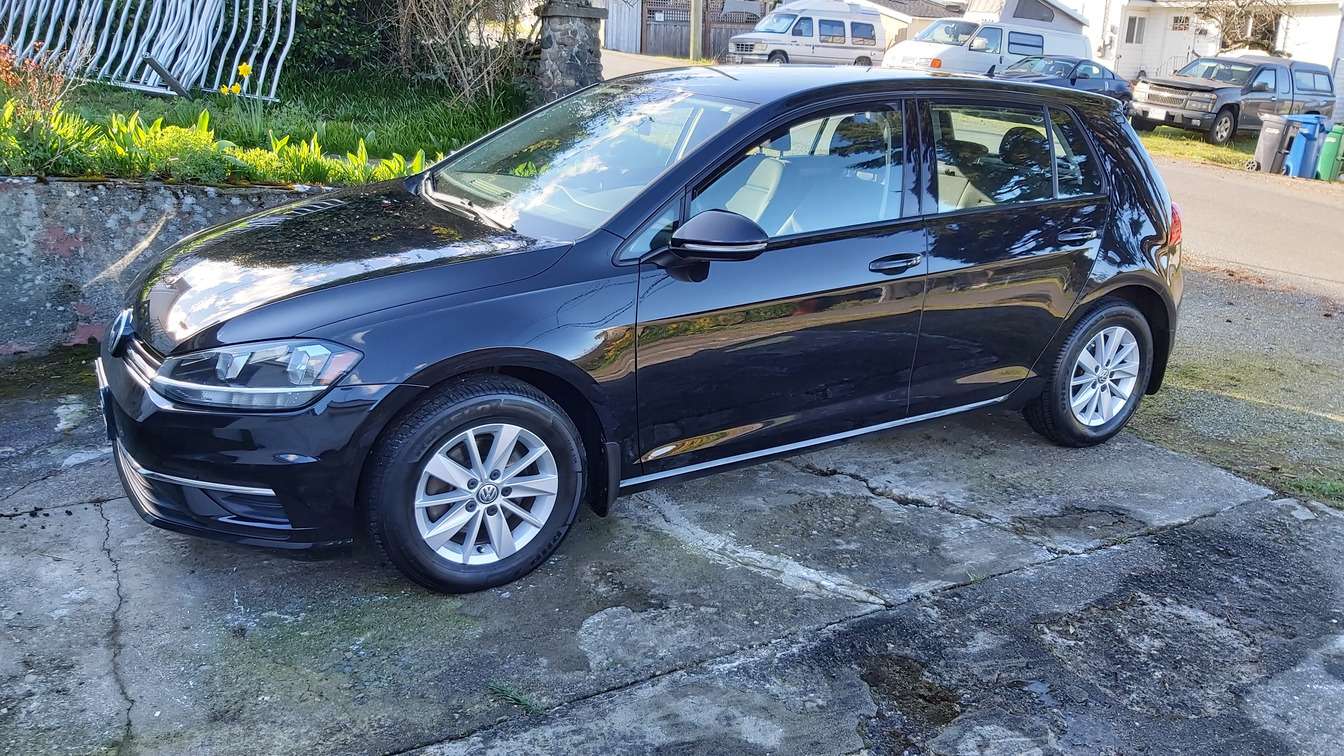 2018 Volkswagen Golf Trendline 5-door Manual