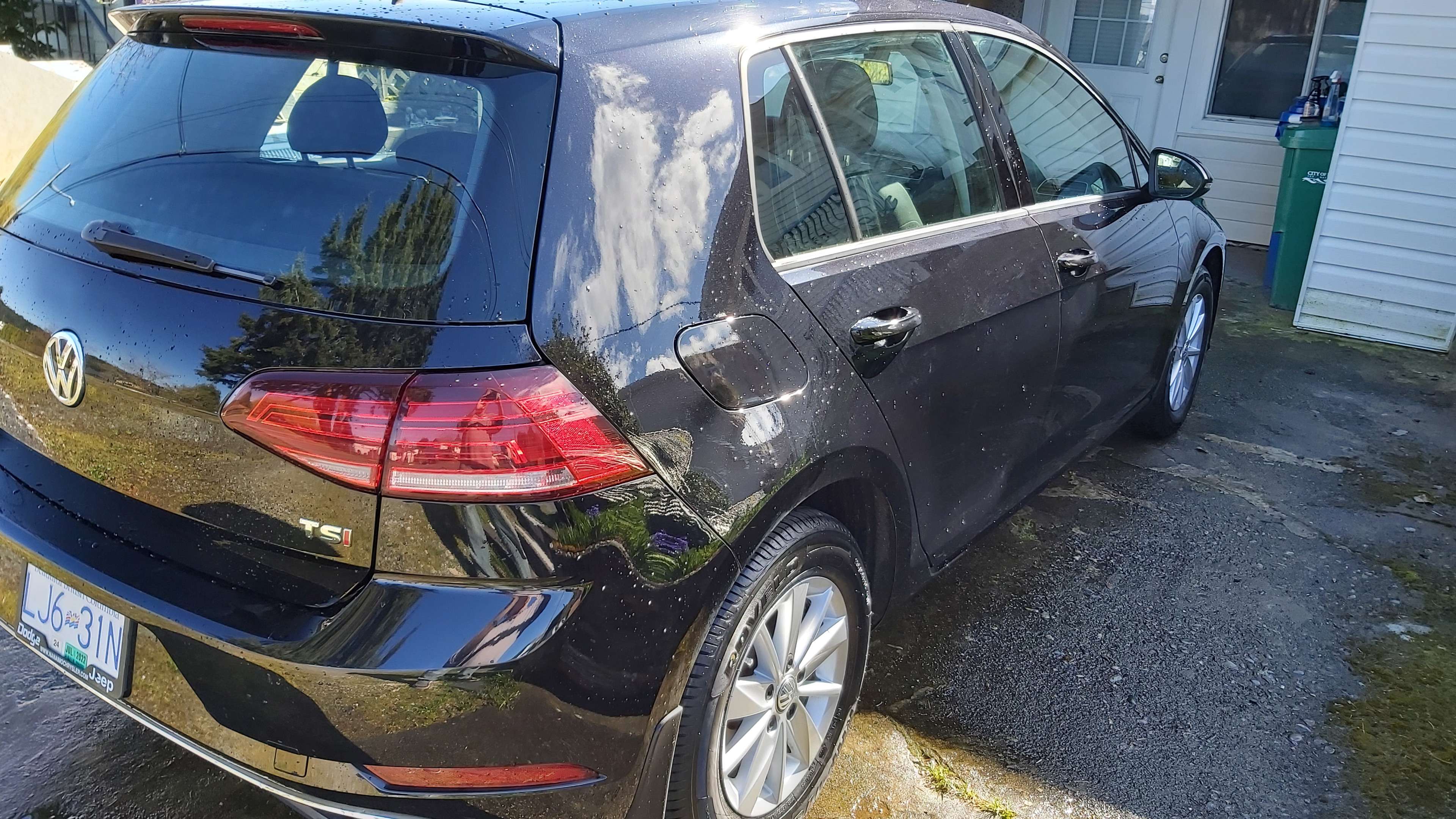 2018 Volkswagen Golf Trendline 5-door Manual alt 3