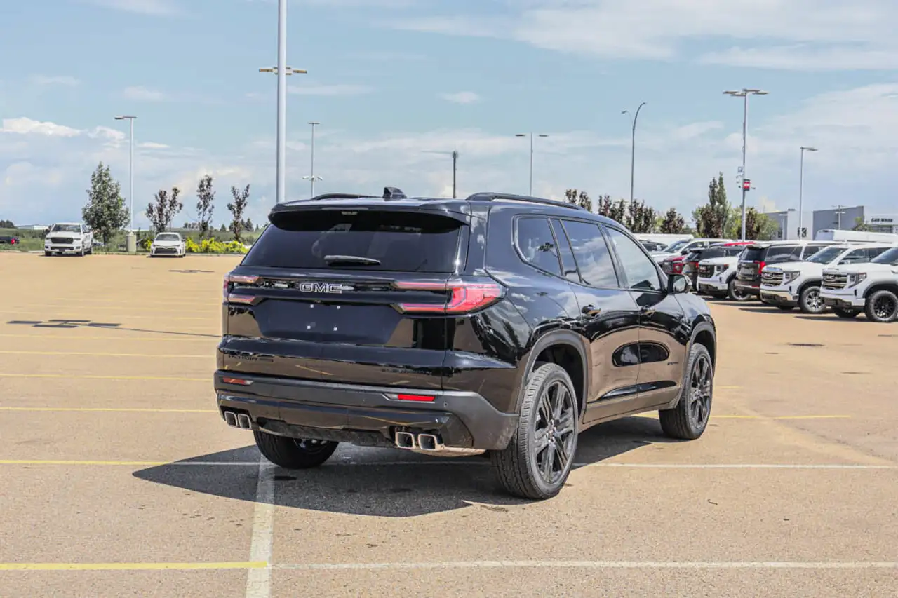 GMC Acadia снимка GMC Acadia