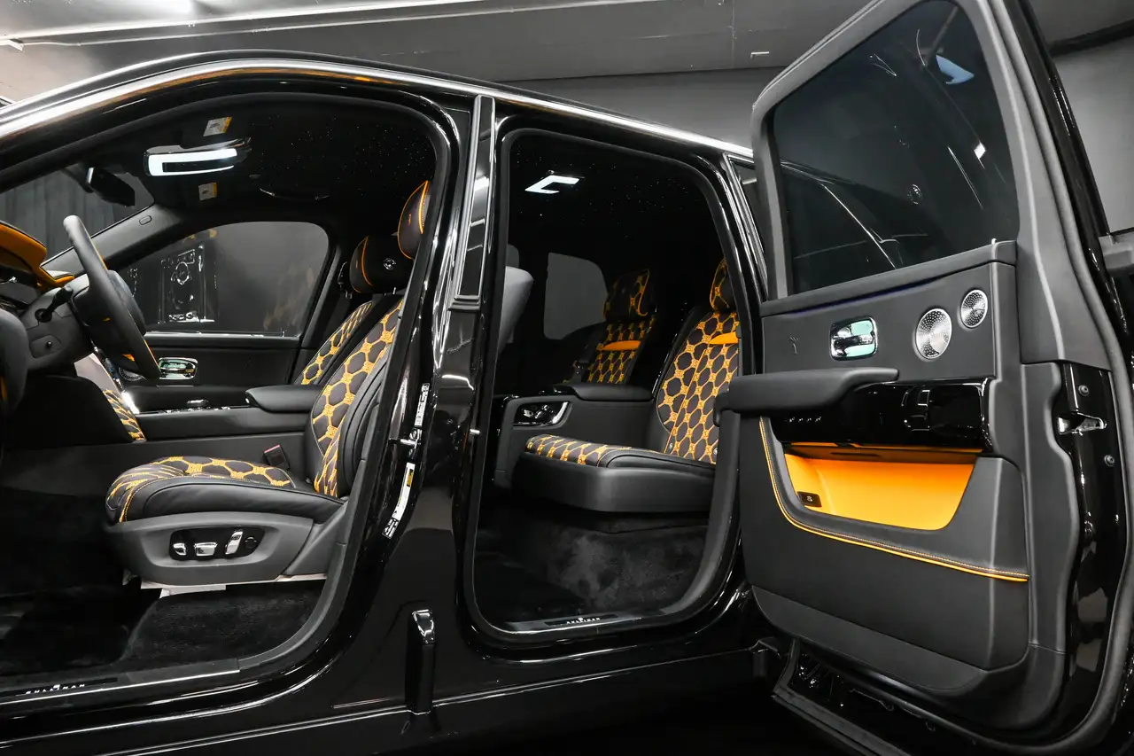Rolls-Royce Cullinan снимка Rolls-Royce Cullinan