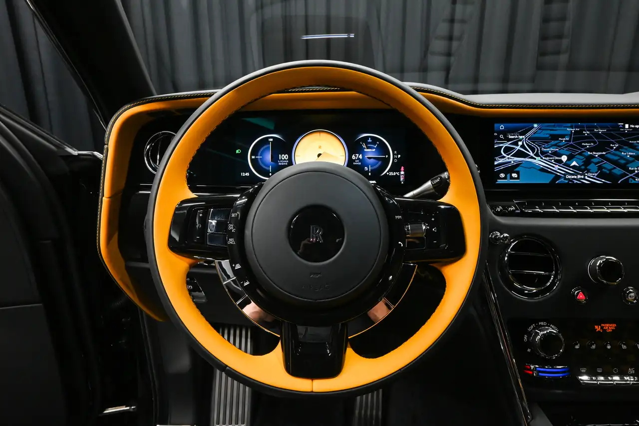 Rolls-Royce Cullinan снимка Rolls-Royce Cullinan