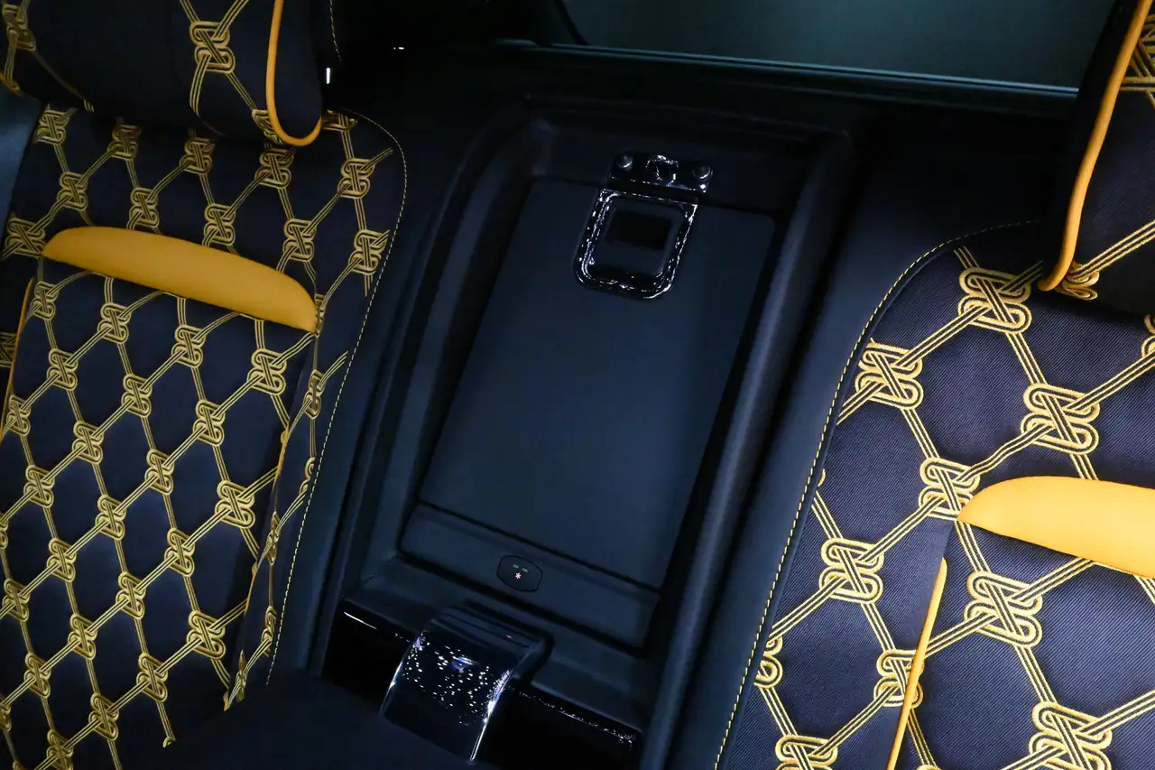 Rolls-Royce Cullinan снимка Rolls-Royce Cullinan
