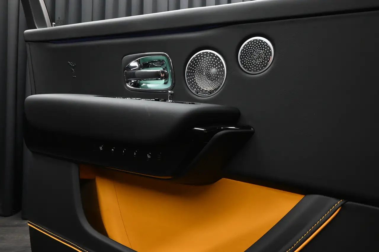 Rolls-Royce Cullinan снимка Rolls-Royce Cullinan