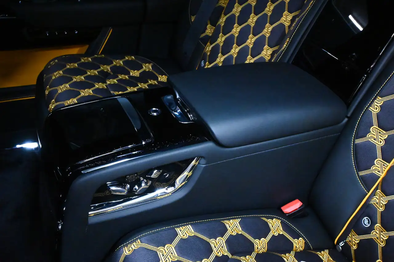 Rolls-Royce Cullinan снимка Rolls-Royce Cullinan