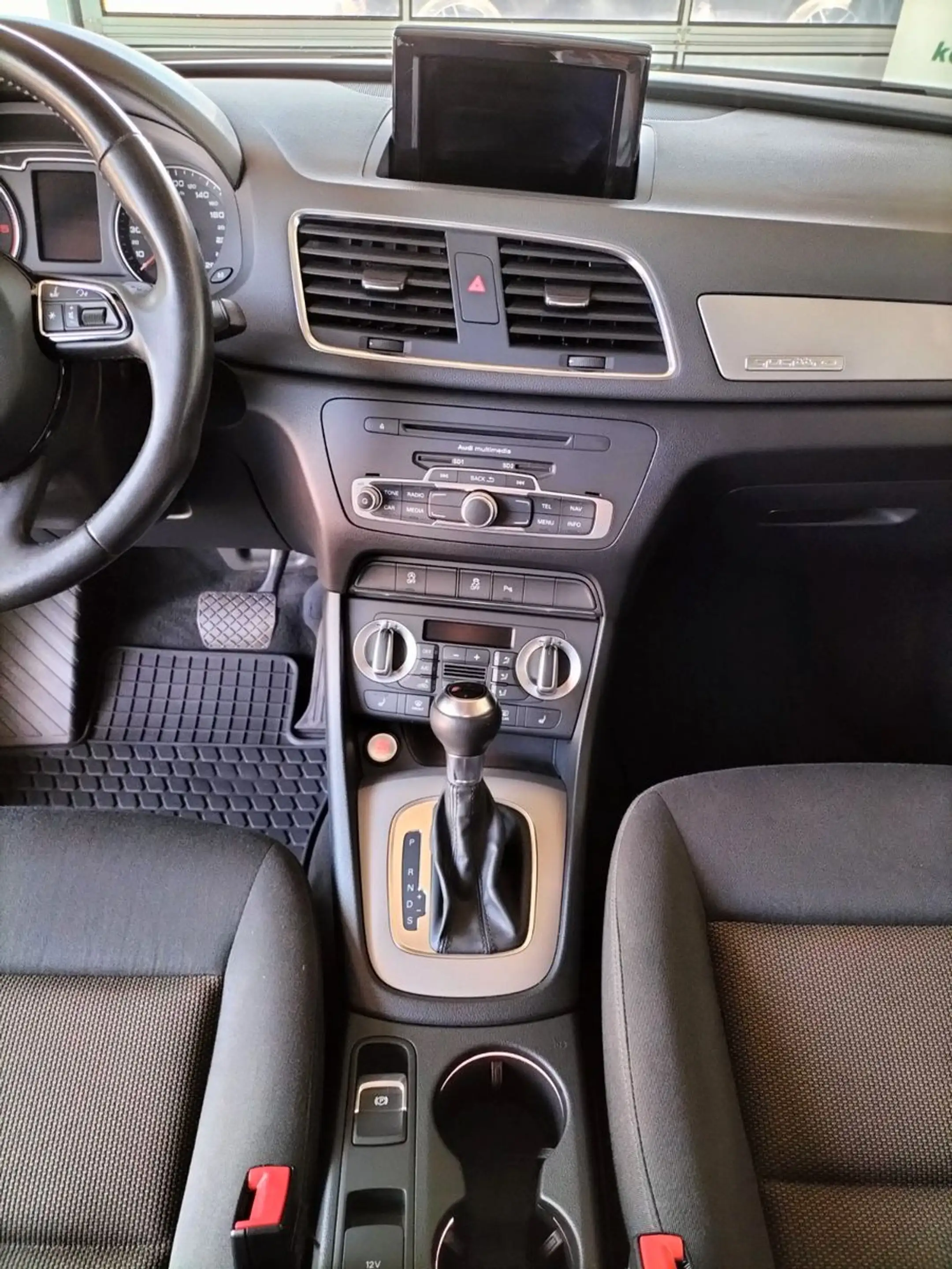 Audi Q3 2.0 TDI quattro * Tempomat* Kamera * S Tronic — photo 12