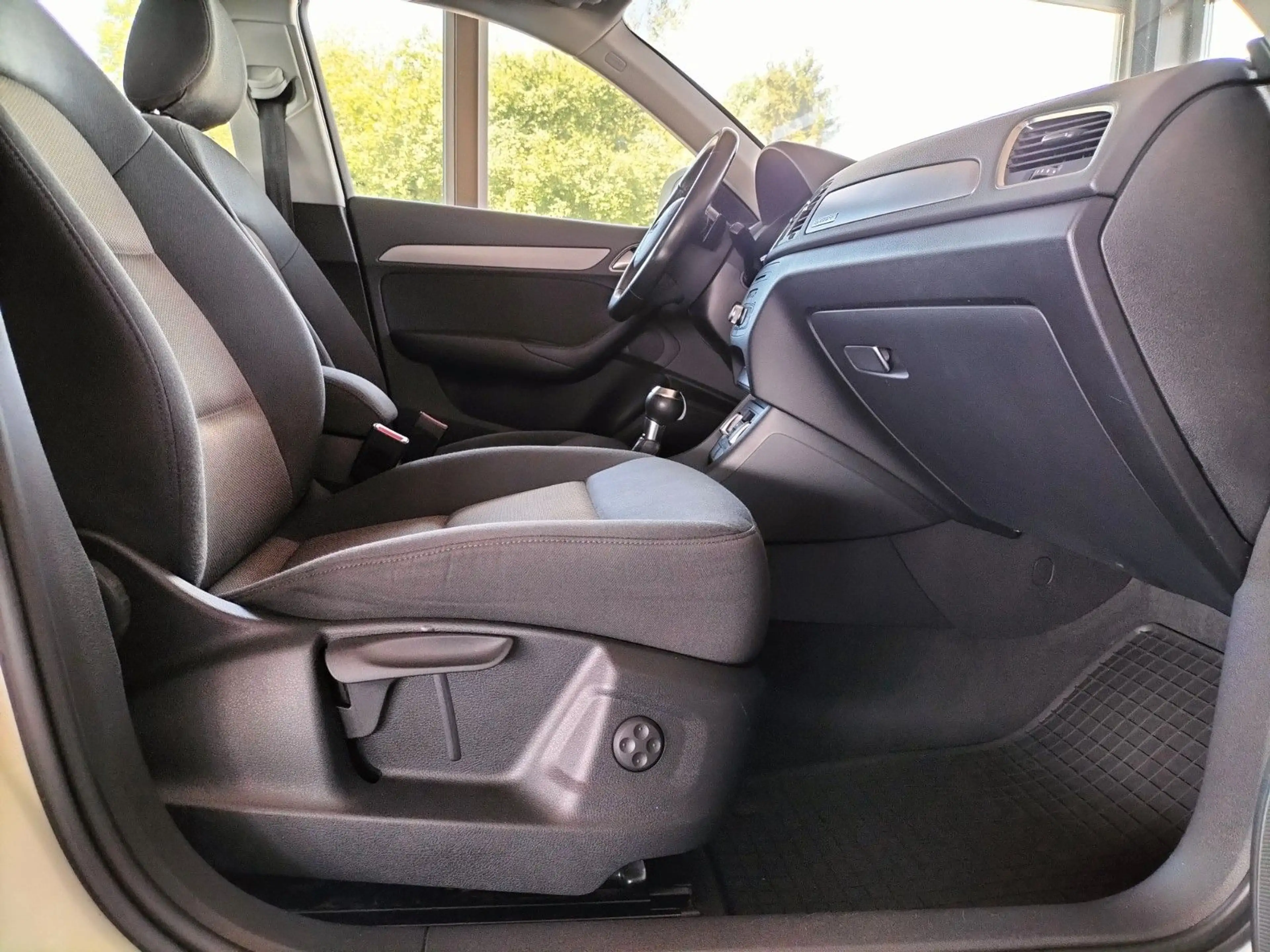 Audi Q3 2.0 TDI quattro * Tempomat* Kamera * S Tronic — photo 9