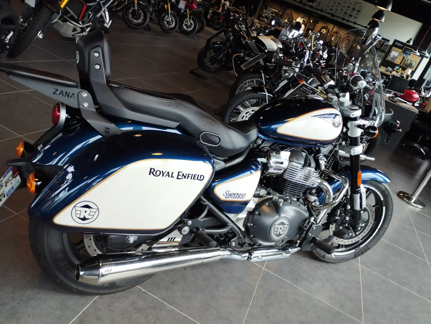 Royal Enfield Super Meteor 650 Blau - 2