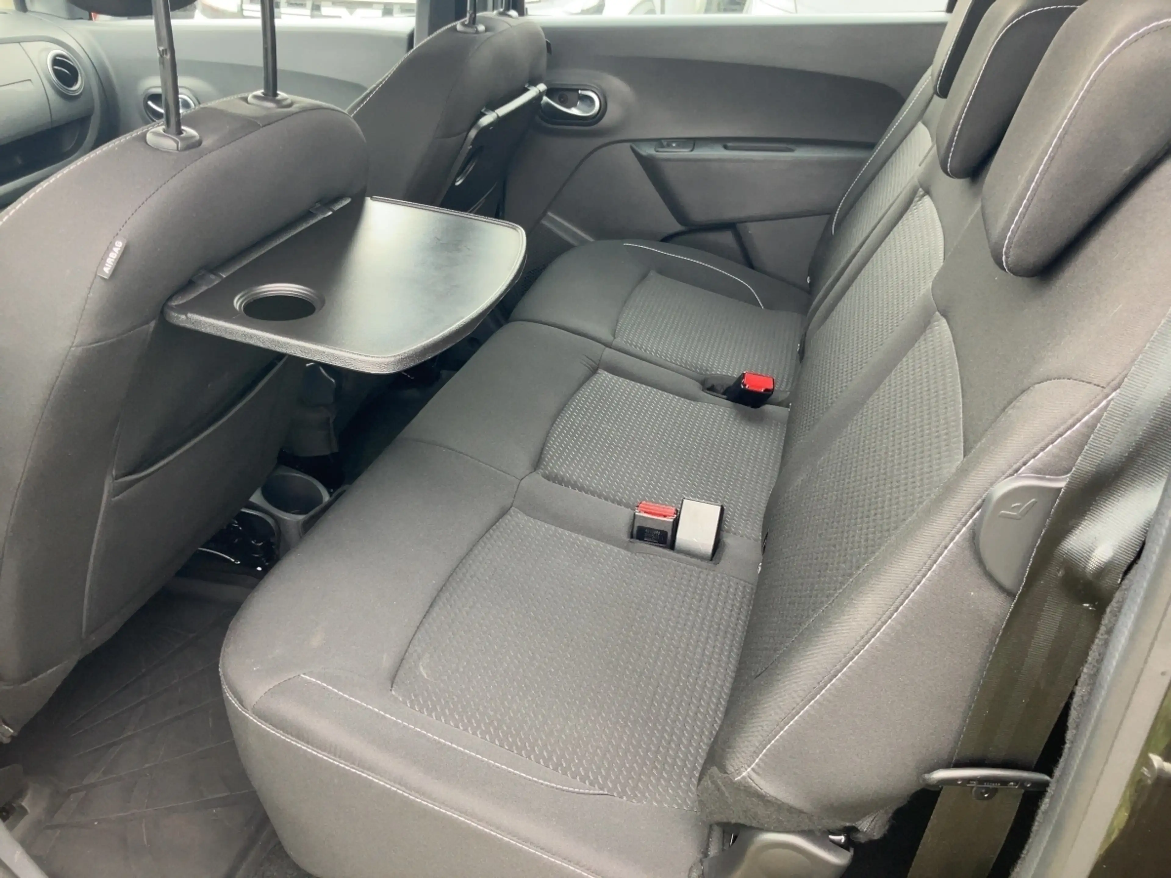 Dacia Lodgy Comfort TCe 130 5-Sitzer NAV*PDC*Kamera — photo 12