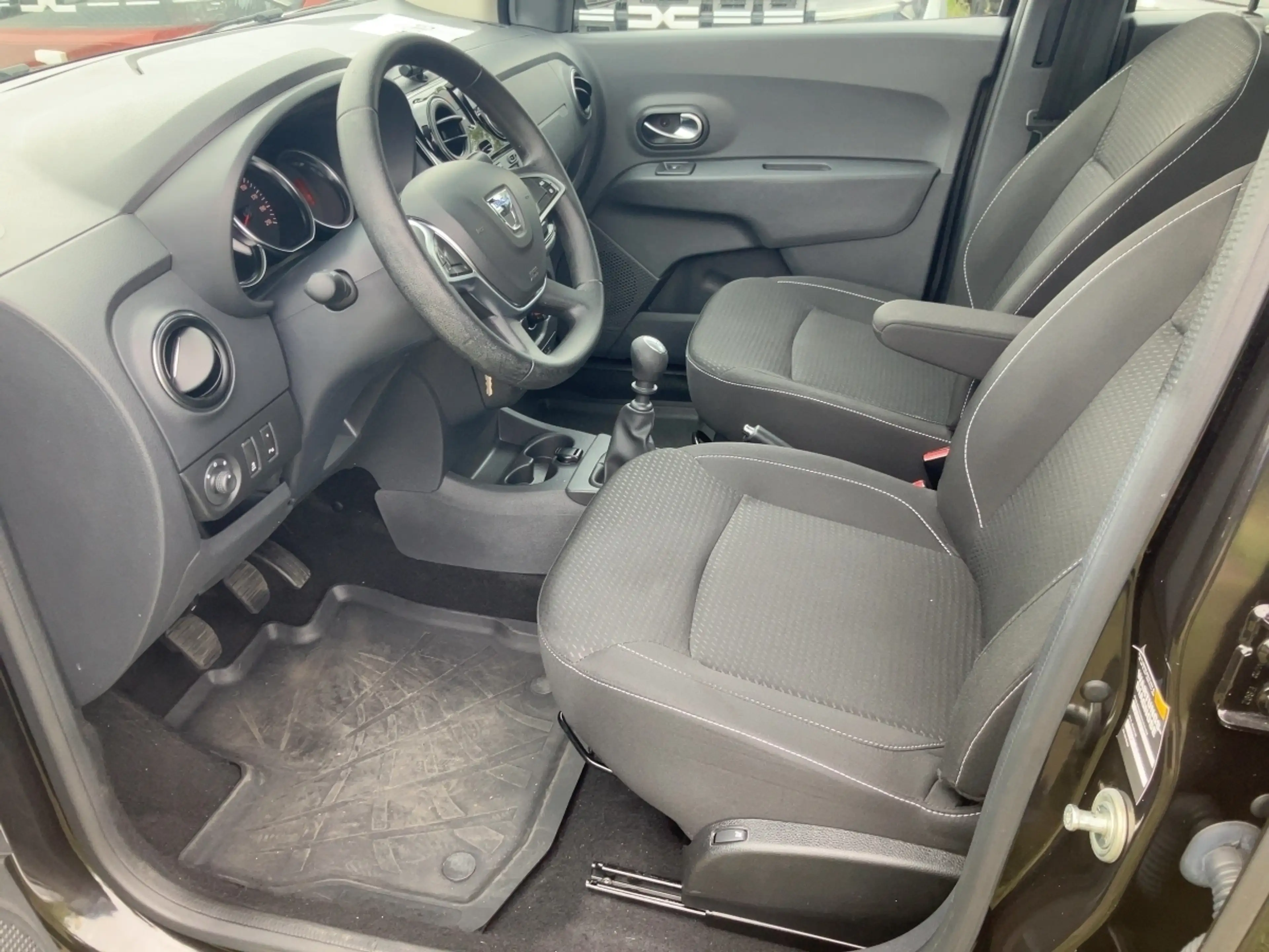 Dacia Lodgy Comfort TCe 130 5-Sitzer NAV*PDC*Kamera — photo 13