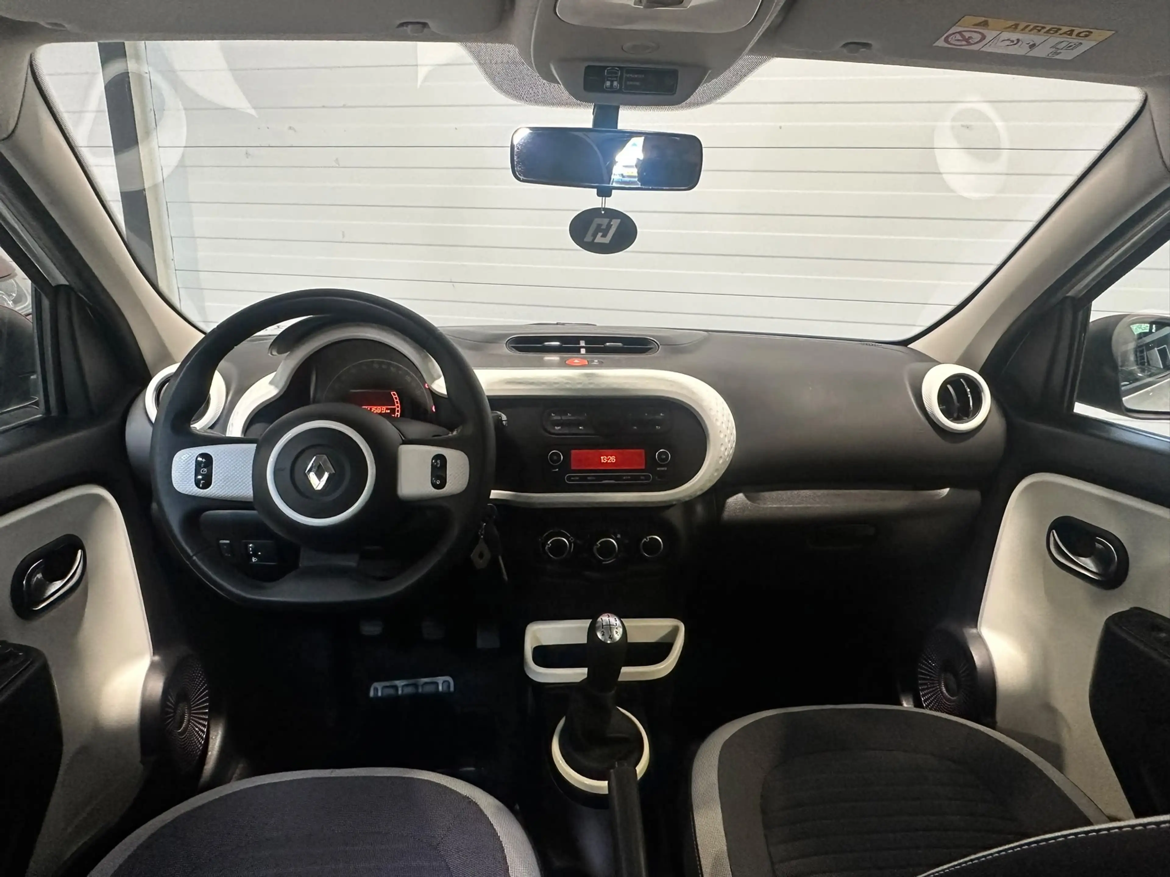 Renault Twingo 1.0 SCe Expression 2014 Nieuwe APK 41DKM — photo 8