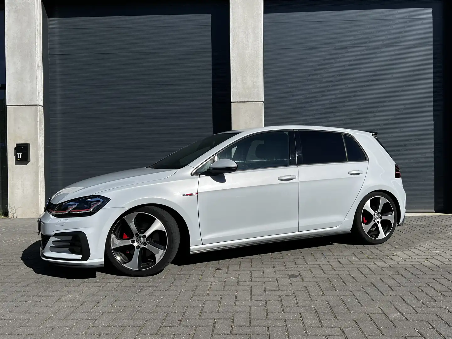 Volkswagen Golf GTI 2.0 TSI - 1