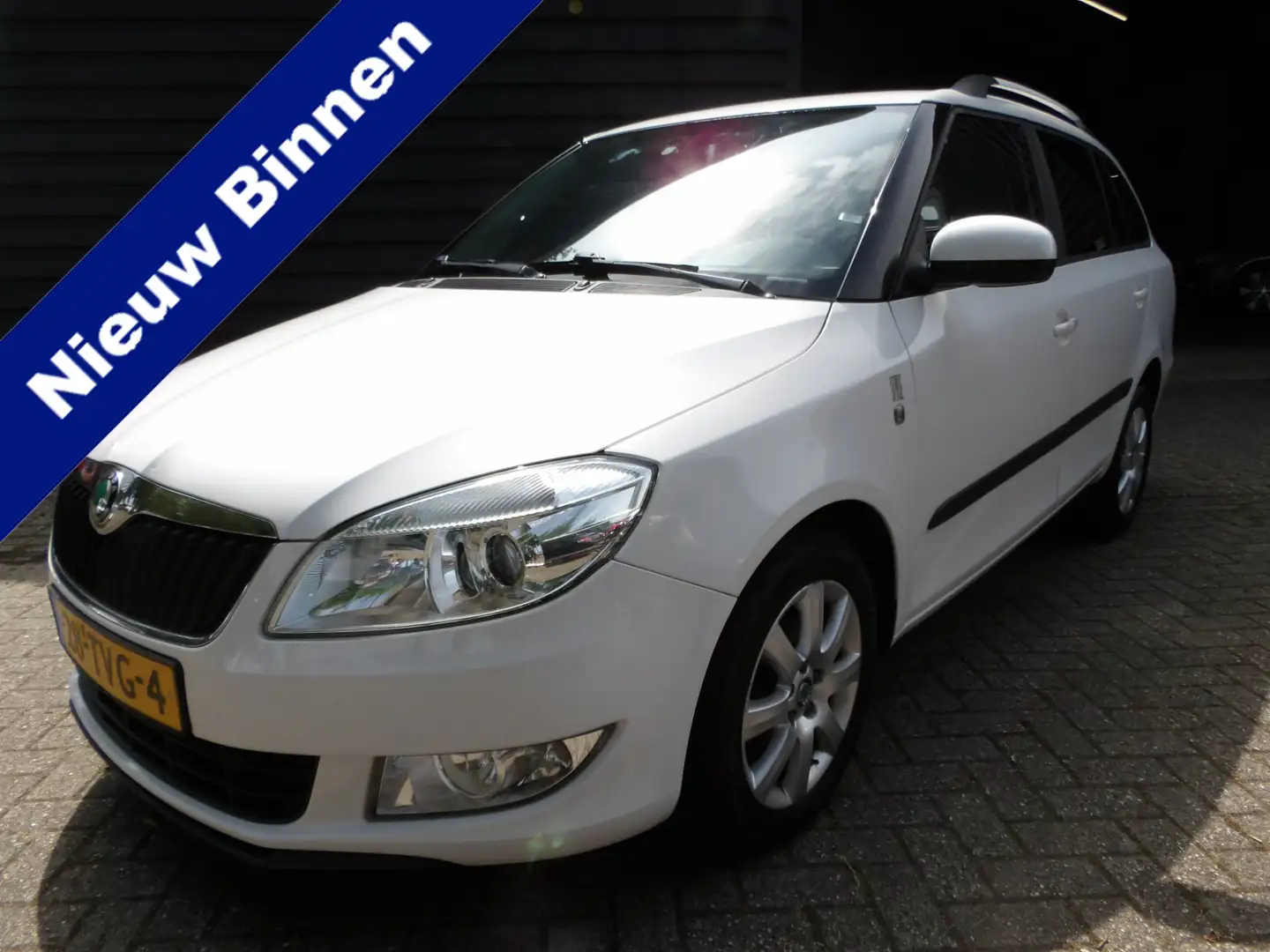 Skoda Fabia Combi 1.2 TSI Style Cruise Airco Trekhaak Nw APK Bianco - 1
