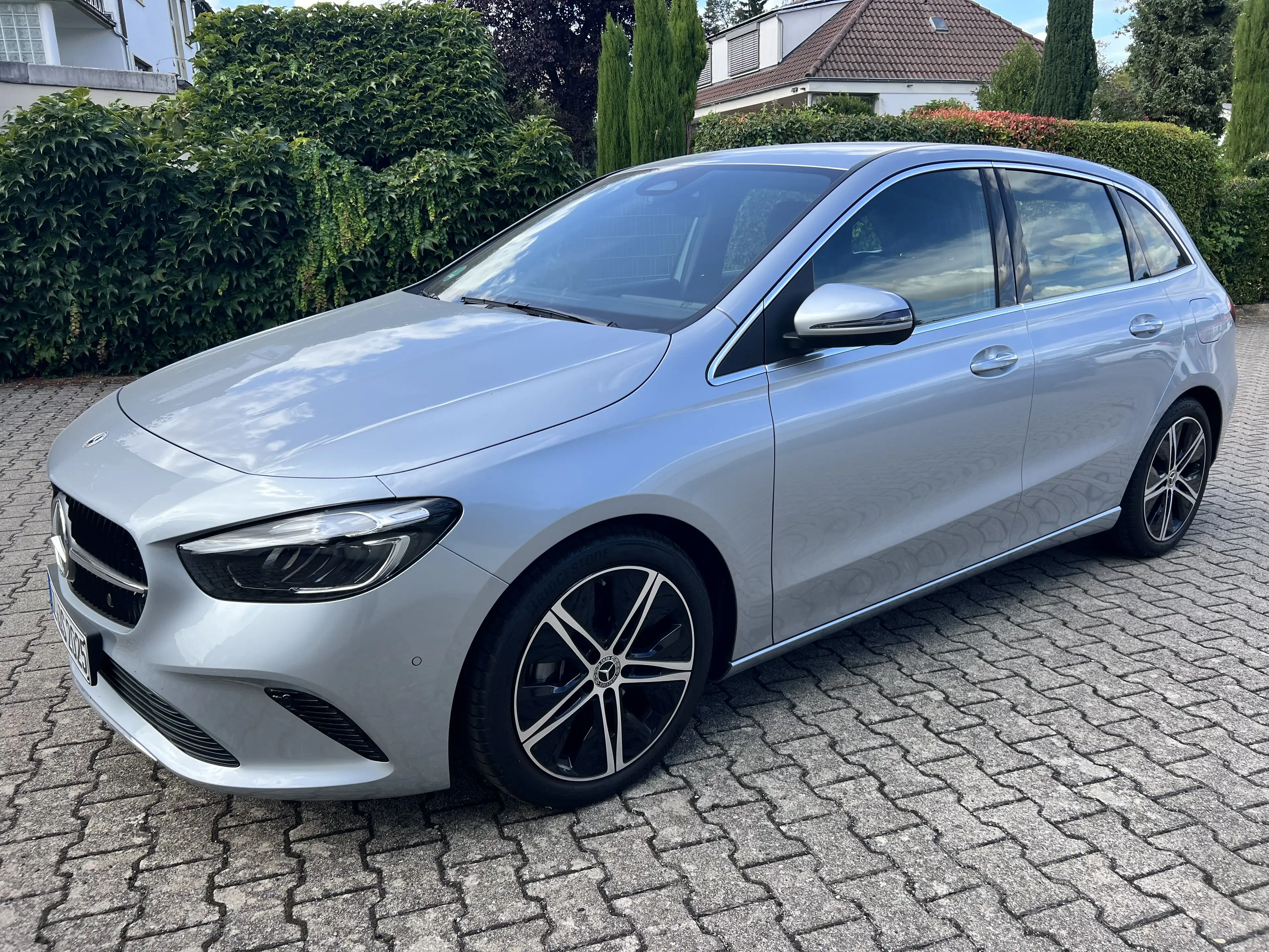 Mercedes-Benz B 200 B 200 (247.087)