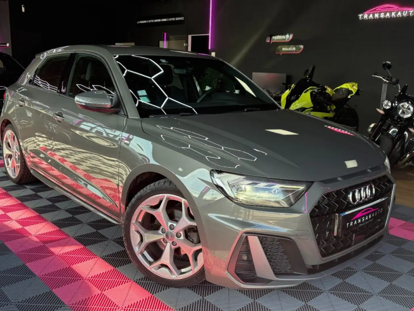 Audi A1 S Line 30 TFSi 116 ch S tronic 7 ~ Méplat ~ Caméra ~ CarPlay Grigio - 1