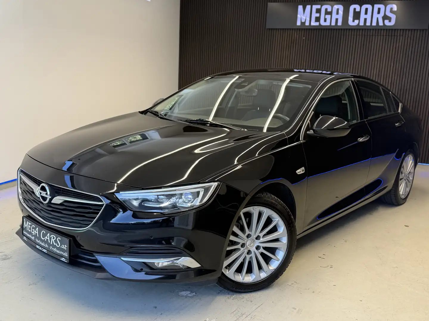 Opel Insignia Innovation / NAVI / SITZH. / Schwarz - 1