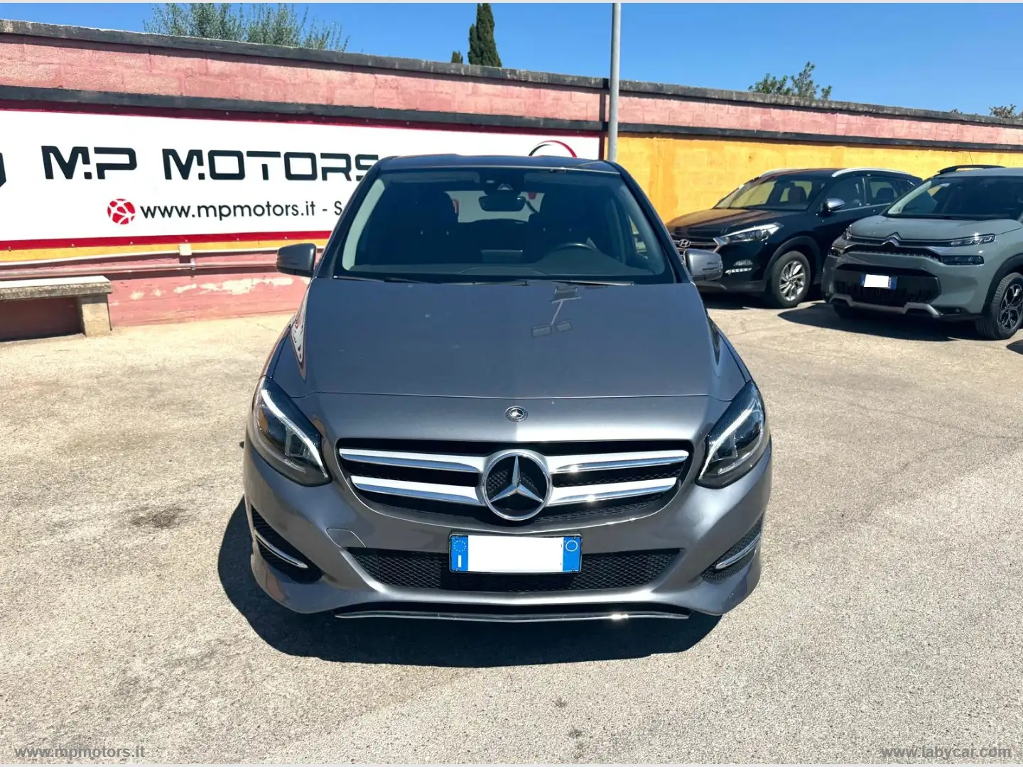Mercedes-Benz B 160 B 180 PREMIUM 1.5 D 116CV AUTOMATICA Grau - 2