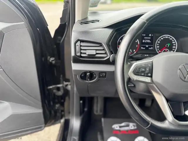Volkswagen T-Cross view 9