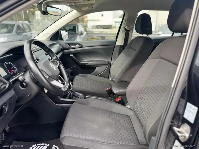 Volkswagen T-Cross view 7