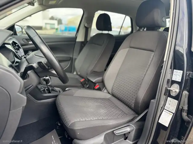 Volkswagen T-Cross view 8