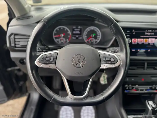 Volkswagen T-Cross view 11