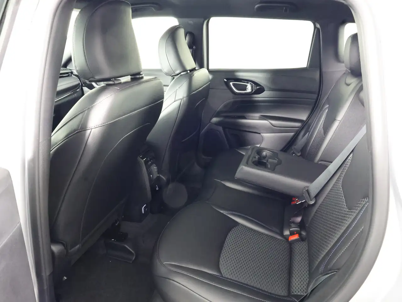 Jeep Compass photo Jeep Compass