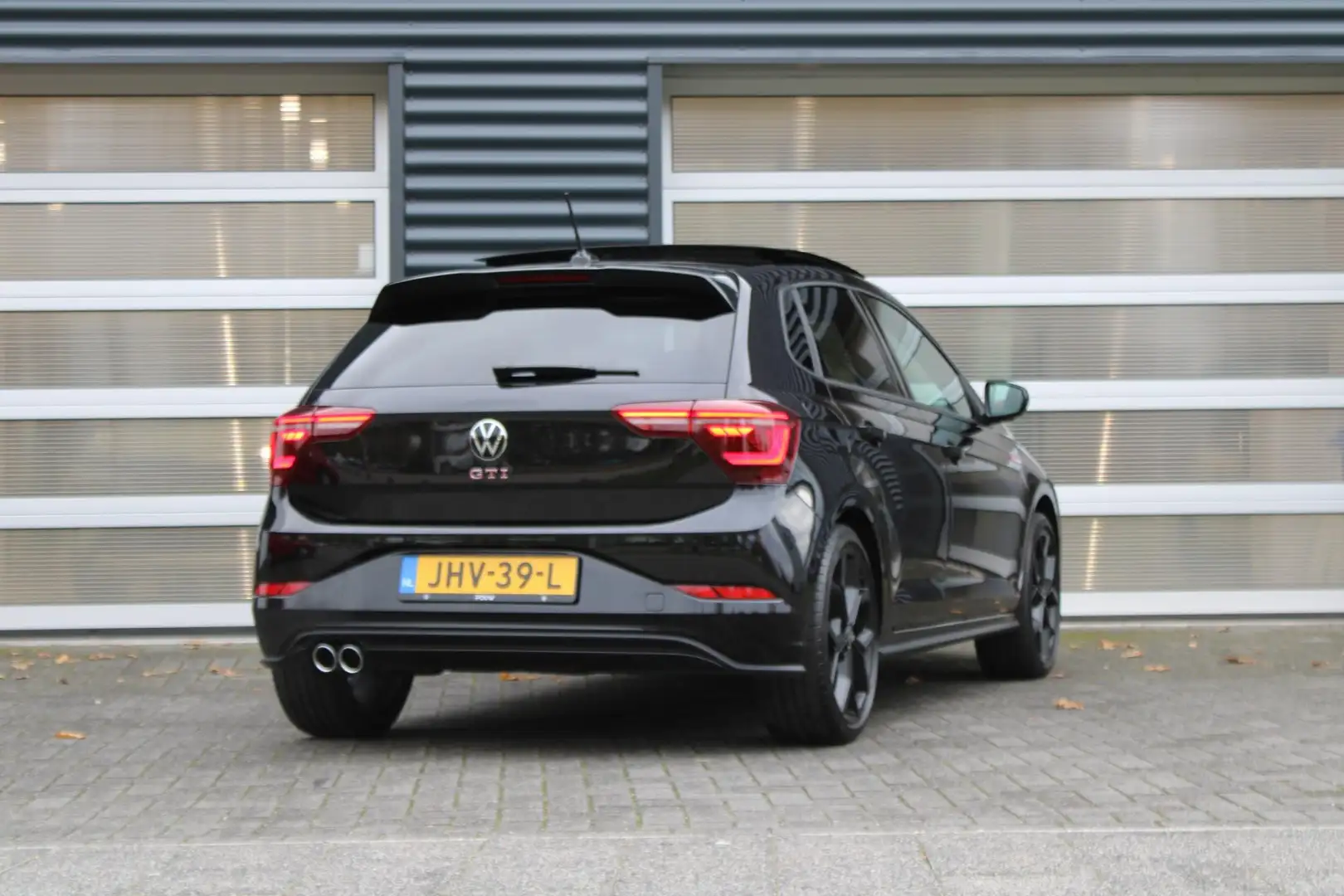 Volkswagen Polo GTI 2.0 TSI 207pk DSG | Leder | Panoramadak | LED Matr Noir - 2