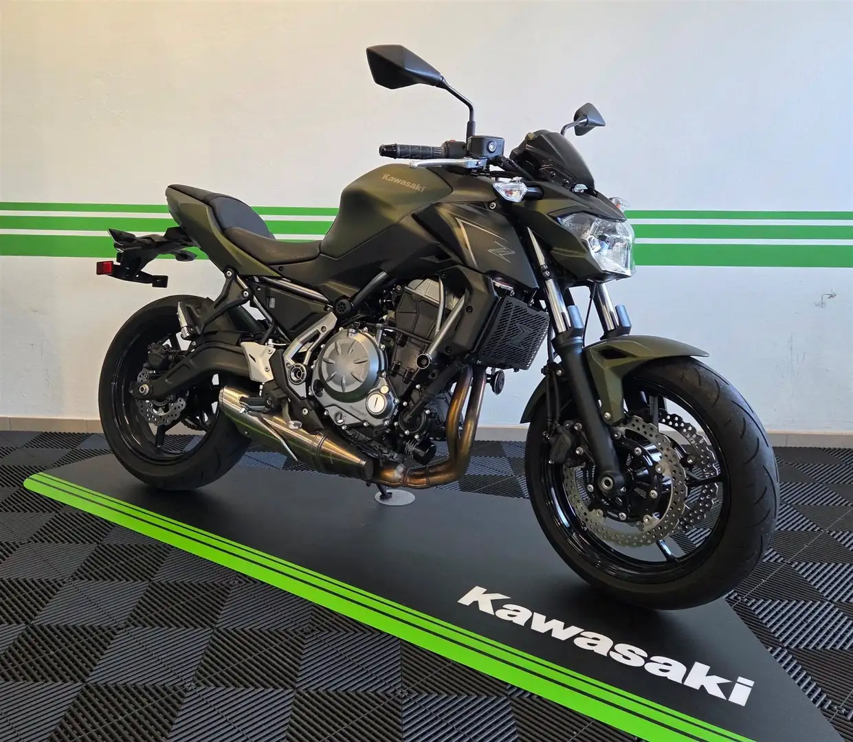 Kawasaki Z 650 vom Kawasaki-Vertragspartner Augsburg Grün - 1
