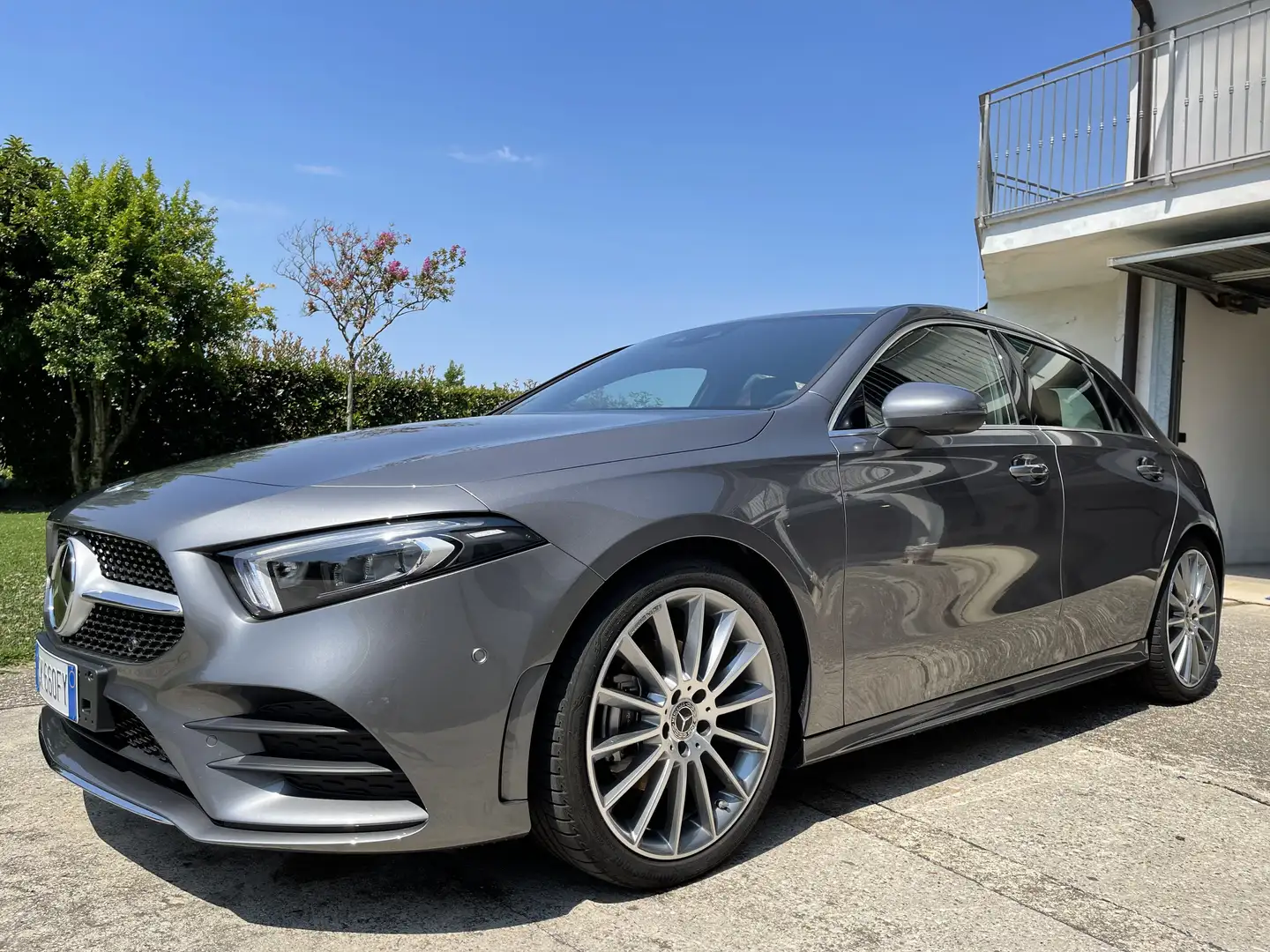 Mercedes-Benz A 200 A 200 d Premium auto Grigio - 1