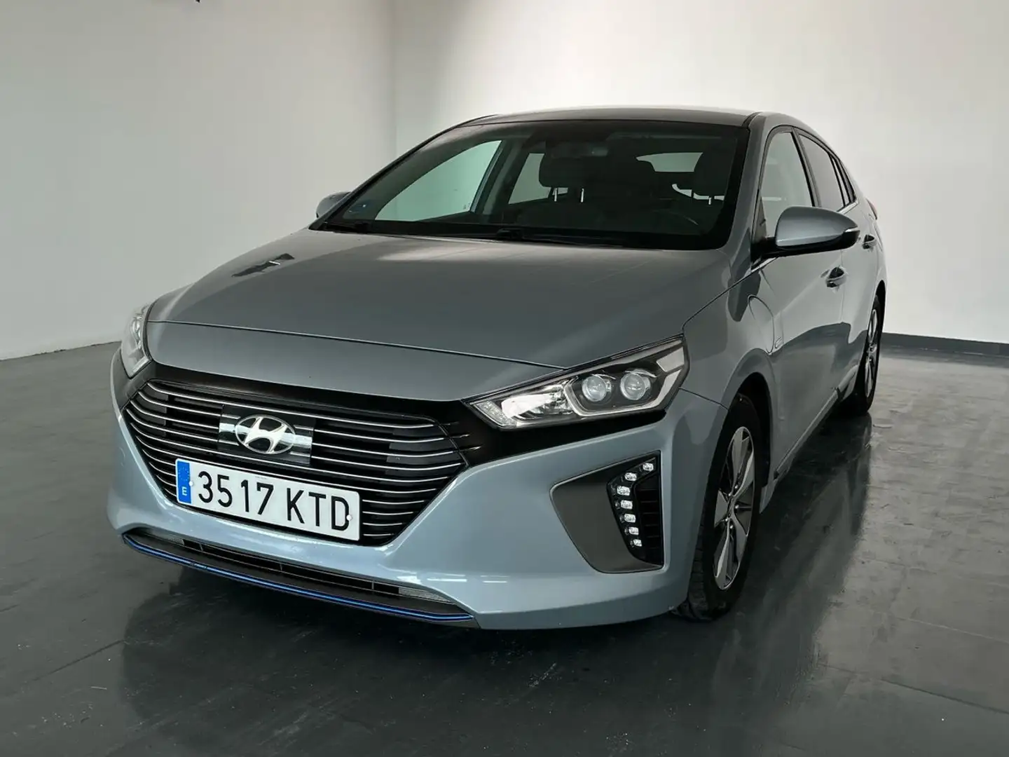 Hyundai IONIQ 1.6 GDI PHEV Klass DCT Grijs - 2