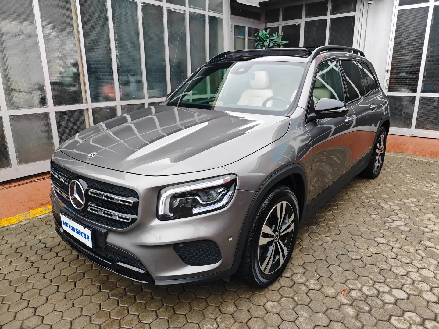 Mercedes-Benz GLB 200 D 2021 Sport Plus 7 POSTI Grijs - 1