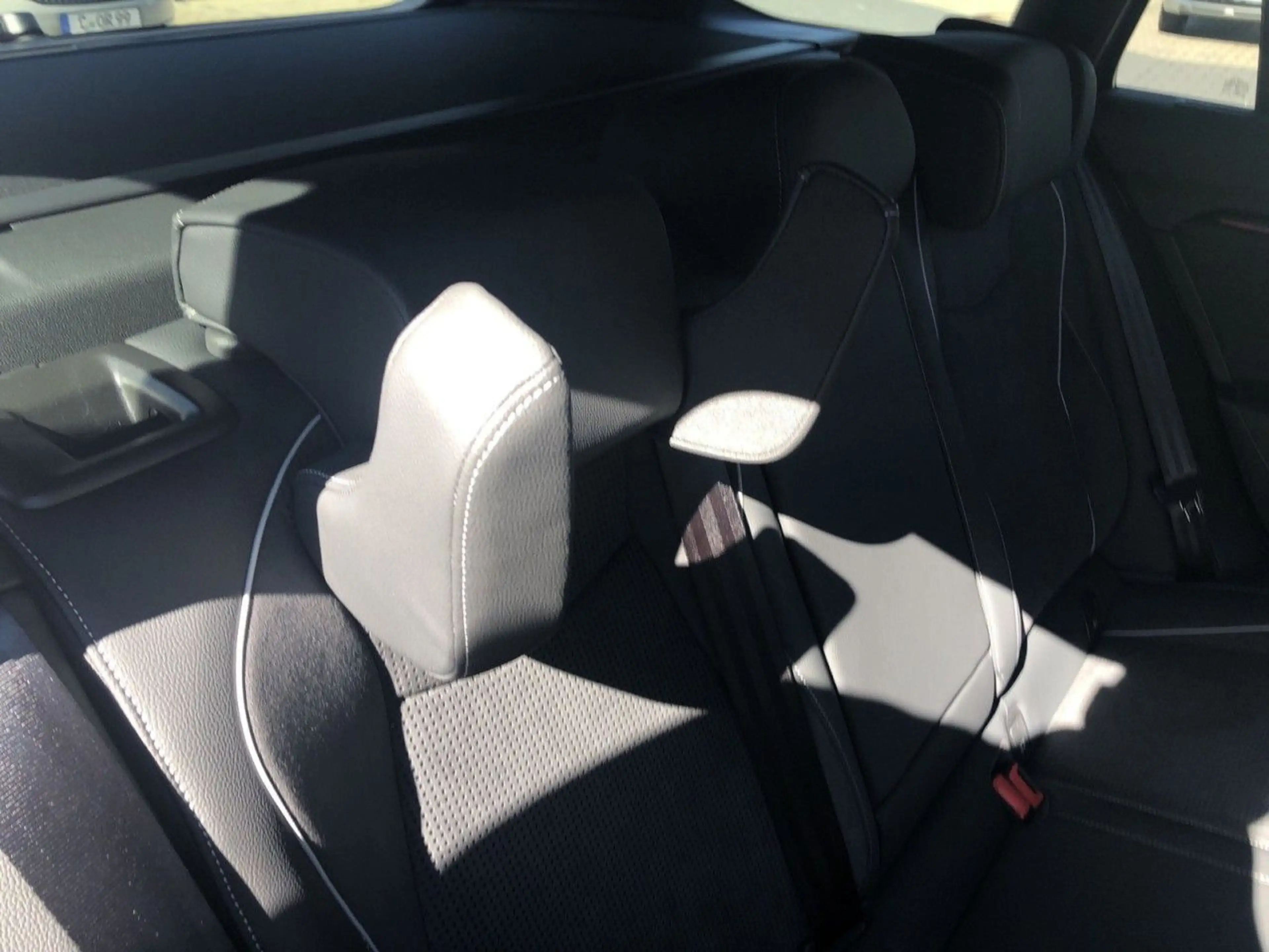 Skoda Superb Cb.SPORTL. 2.0TDI DSG+4x4+AHK+NAVI+MATRIX — photo 14