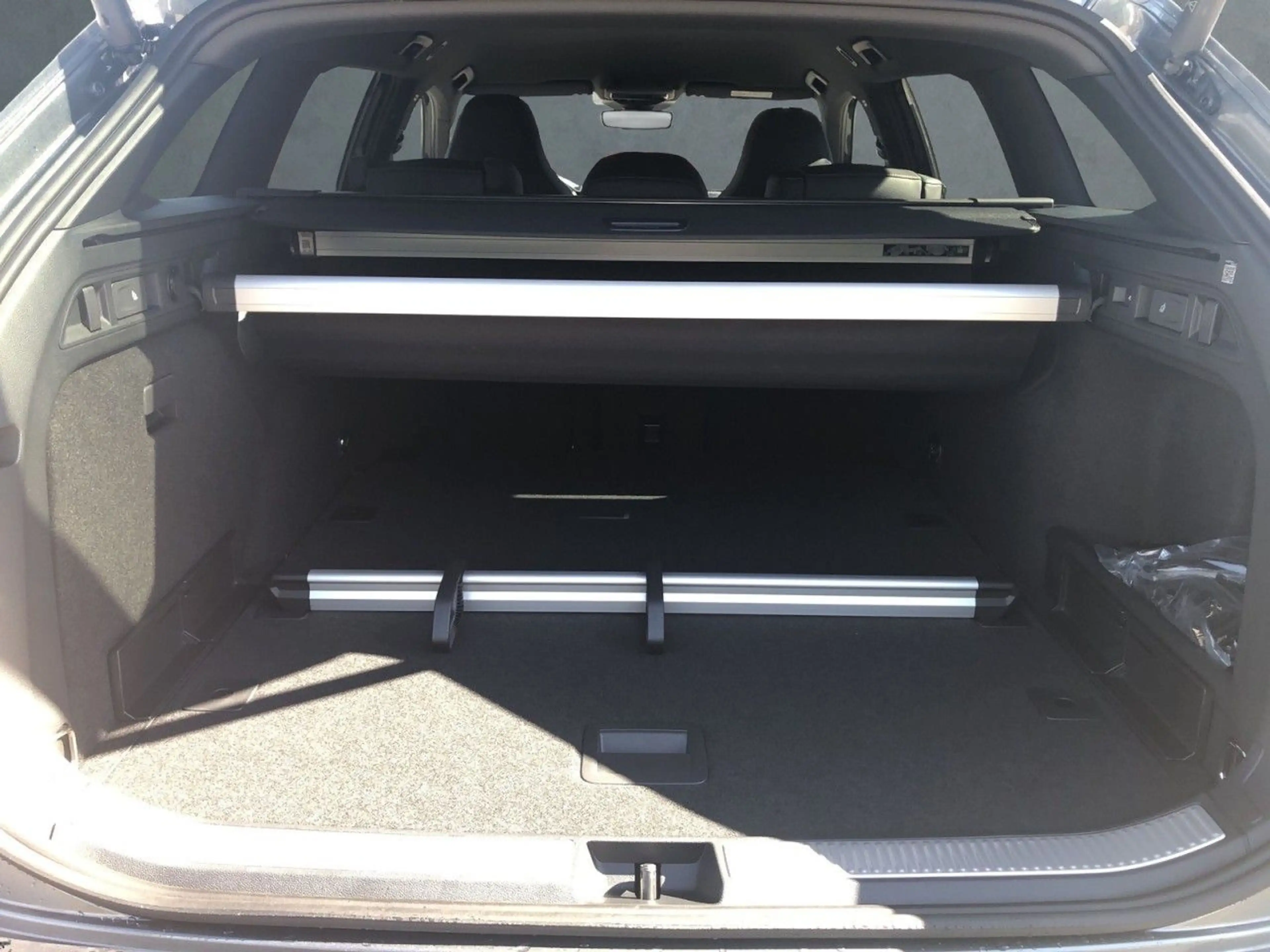 Skoda Superb Cb.SPORTL. 2.0TDI DSG+4x4+AHK+NAVI+MATRIX — photo 9