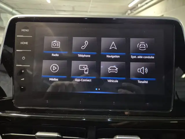 Volkswagen T-Roc view 17