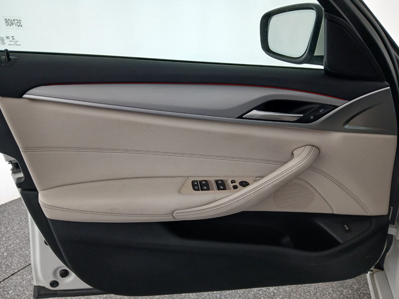 BMW 518 d Lim. Aut LED+LEDER+NAVI+S-DACH+HUD+MEGAFARBE — photo 7