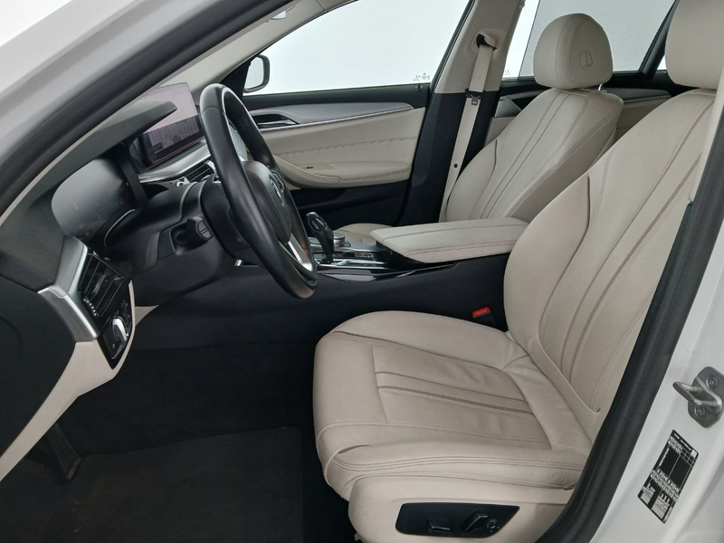 BMW 518 d Lim. Aut LED+LEDER+NAVI+S-DACH+HUD+MEGAFARBE — photo 10