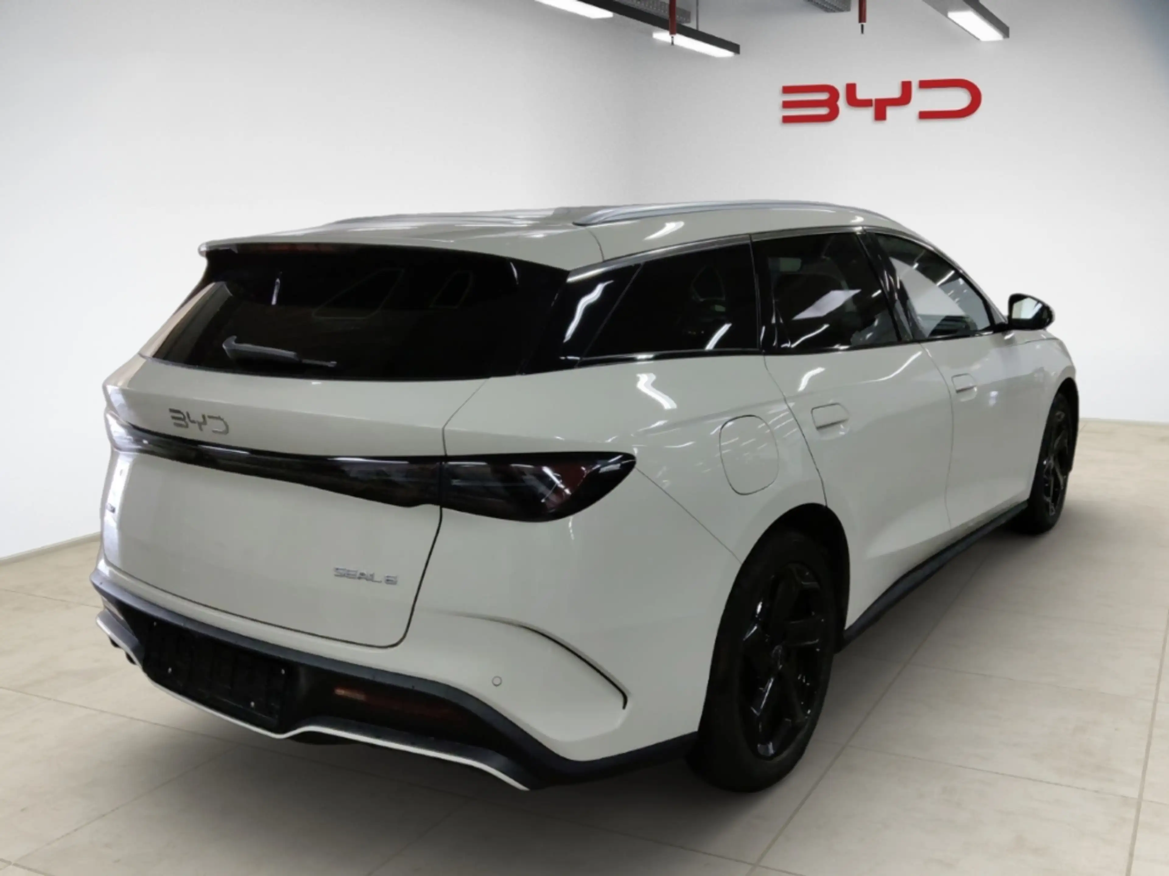 BYD Seal COMFORT PHEV 1.5 160KW NAVI,KLIMA,SITZHZG,CARPLAY — photo 2