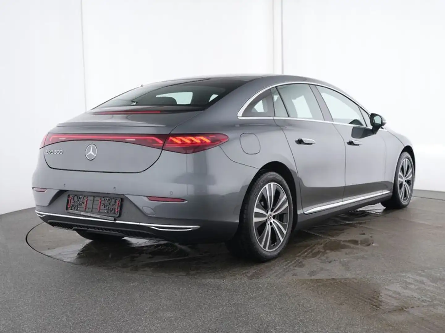 Mercedes-Benz EQE 300 Electric Advanced Plus Sitzklima+22KW !! Grau - 2