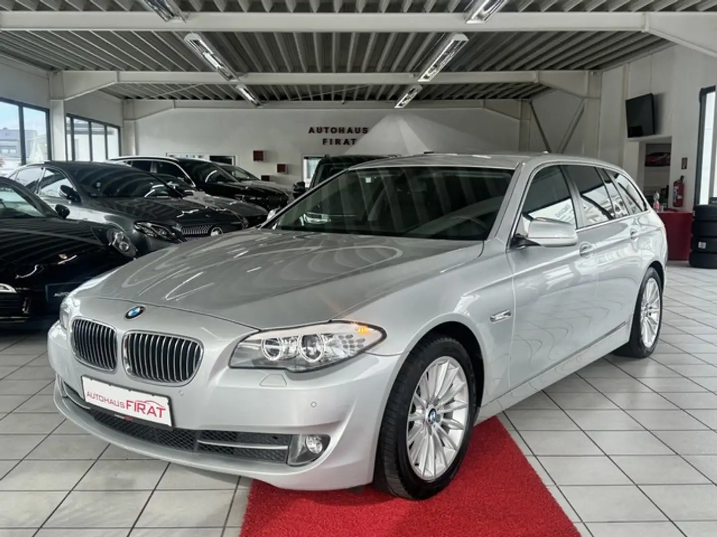 BMW 525 d Touring°Navi°Xenon°PDC° Argent - 2