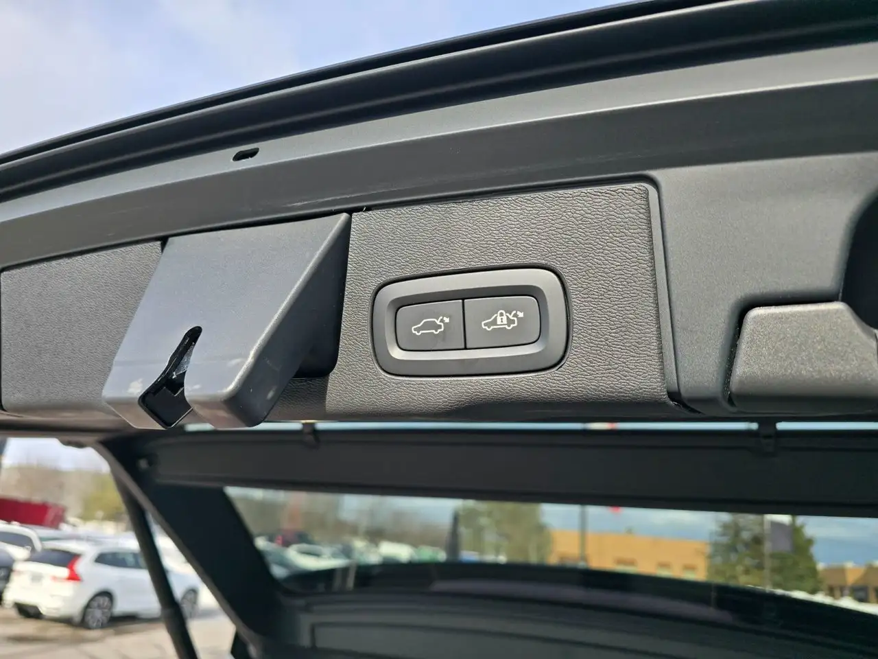 Volvo XC60 снимка Volvo XC60