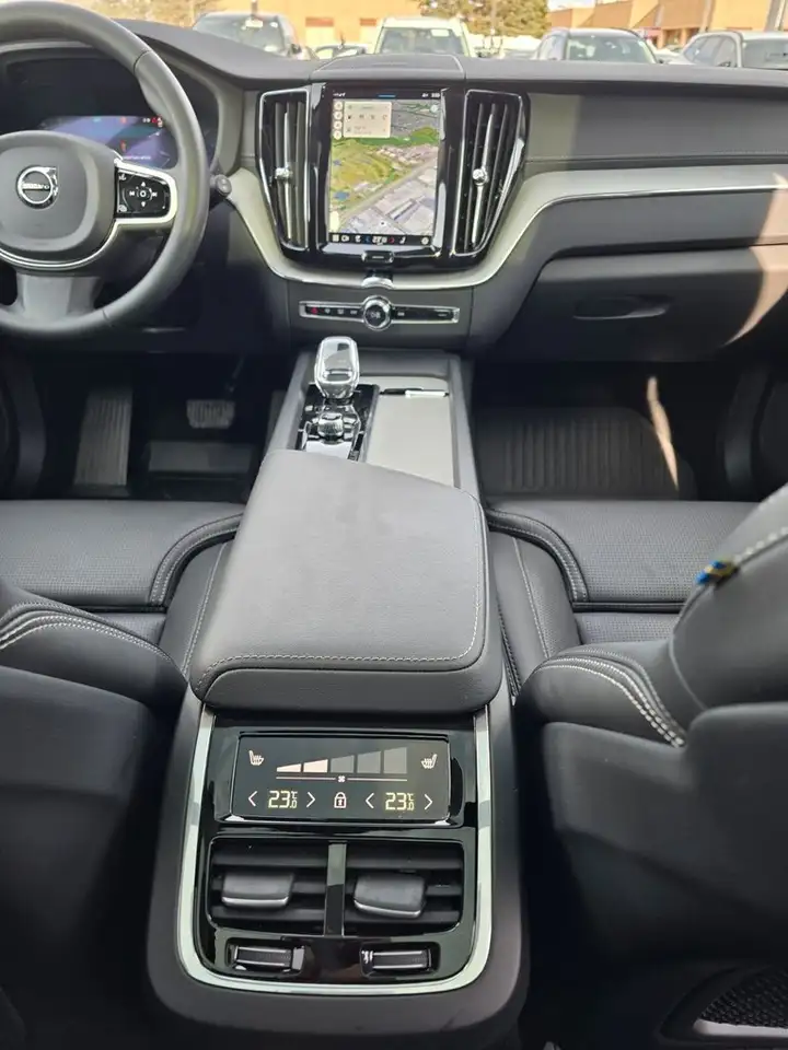 Volvo XC60 снимка Volvo XC60