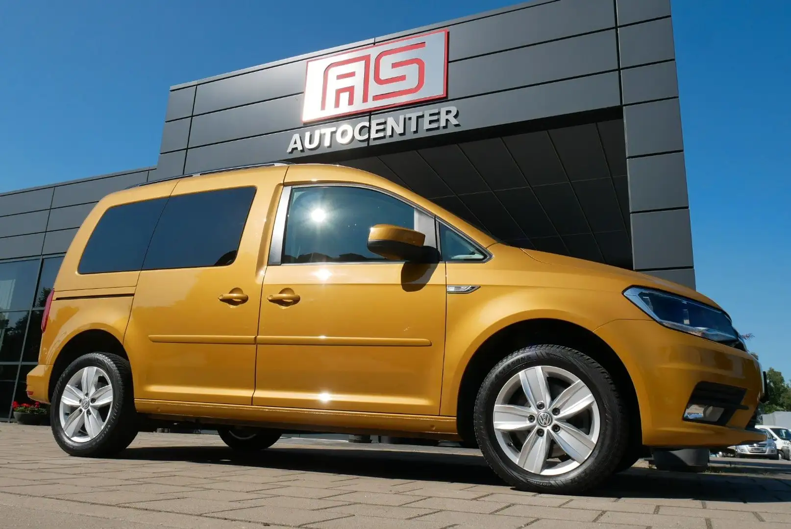 Volkswagen Caddy 2.0 TDI DSG Comfortline Navi ACC CAM PDC Gold - 1