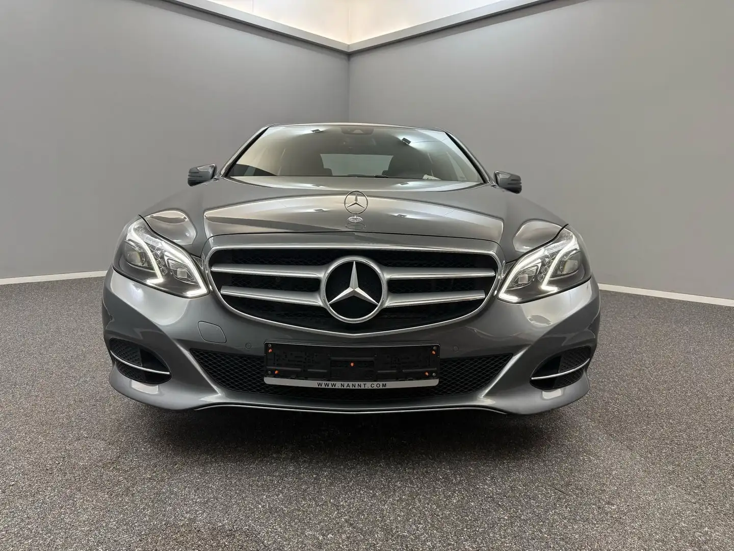 Mercedes-Benz E 220 BT 4Matic AVANTGARDE*GSD*COMAND*MULTIBEAM* Grigio - 2