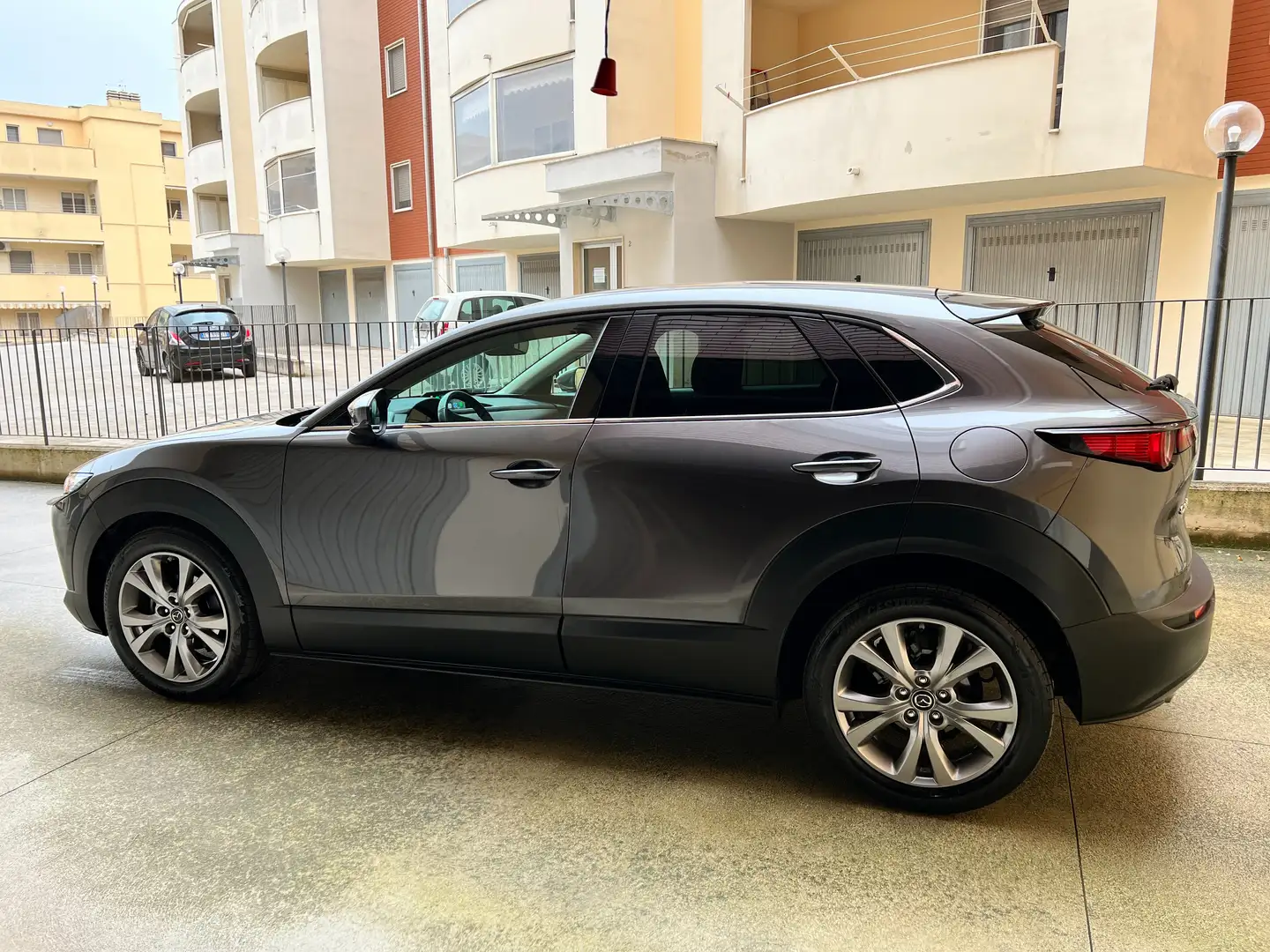 Mazda CX-30 2.0 122cv Executive + Appearance Pack (m-hybrid) Grigio - 2