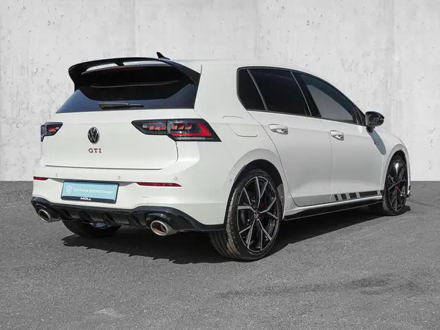 Volkswagen Golf view 4