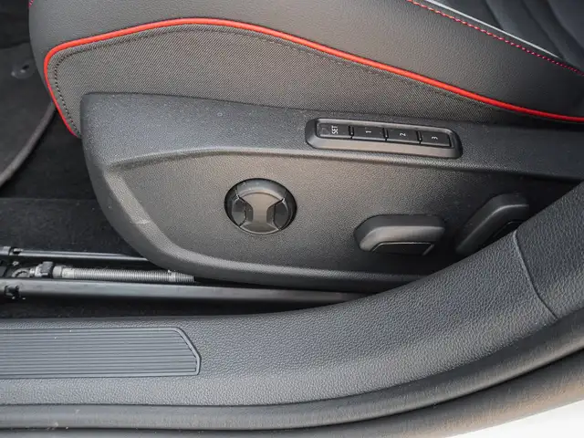 Volkswagen Golf view 17